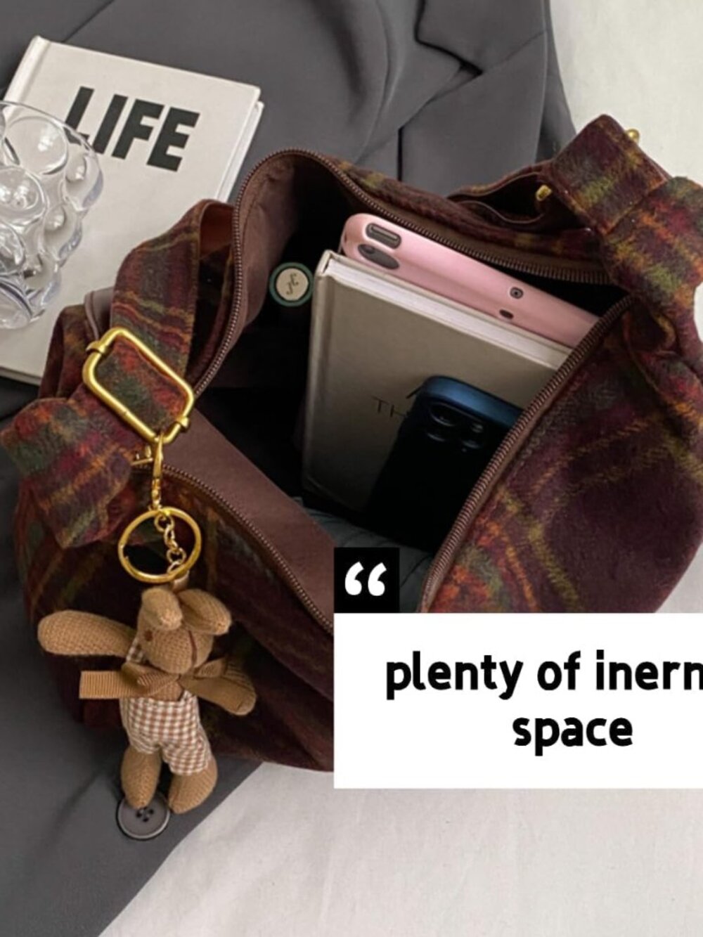 Plaid Purses for Women - Wool Handbag with Pendant, Hobo Shoulder Bag and Tartan - Picture 5 of 7